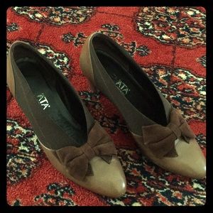 Prevata two tone, brown heels with velvet bow (7B)